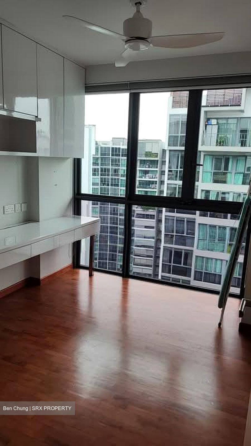 Esparina Residences (D19), Condominium #578731731